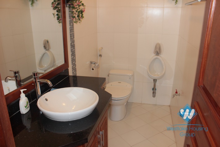 Three bedrooms apartment for rent in Tay Ho district, Ha Noi